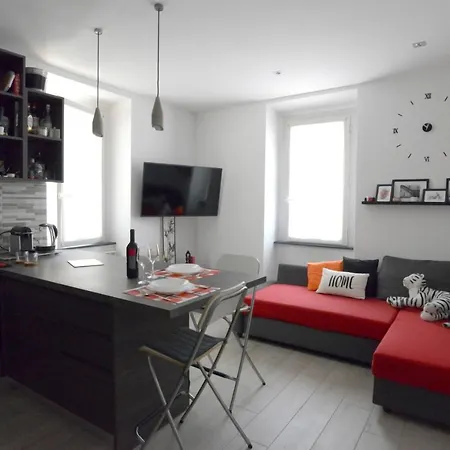 Daire Lacasetta _ Lakeview Terrace Renovated Carate Urio