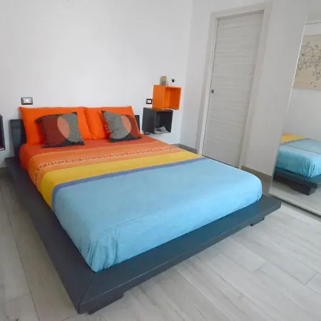 Lacasetta _ Lakeview Terrace Renovated *